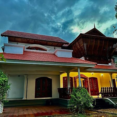 Dream Palace Alappuzha Exterior photo